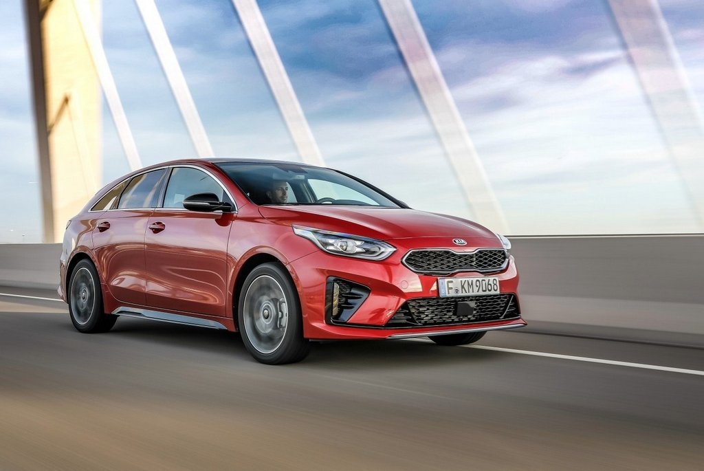 Pregled kompaktnega karavana KIA ProCeed