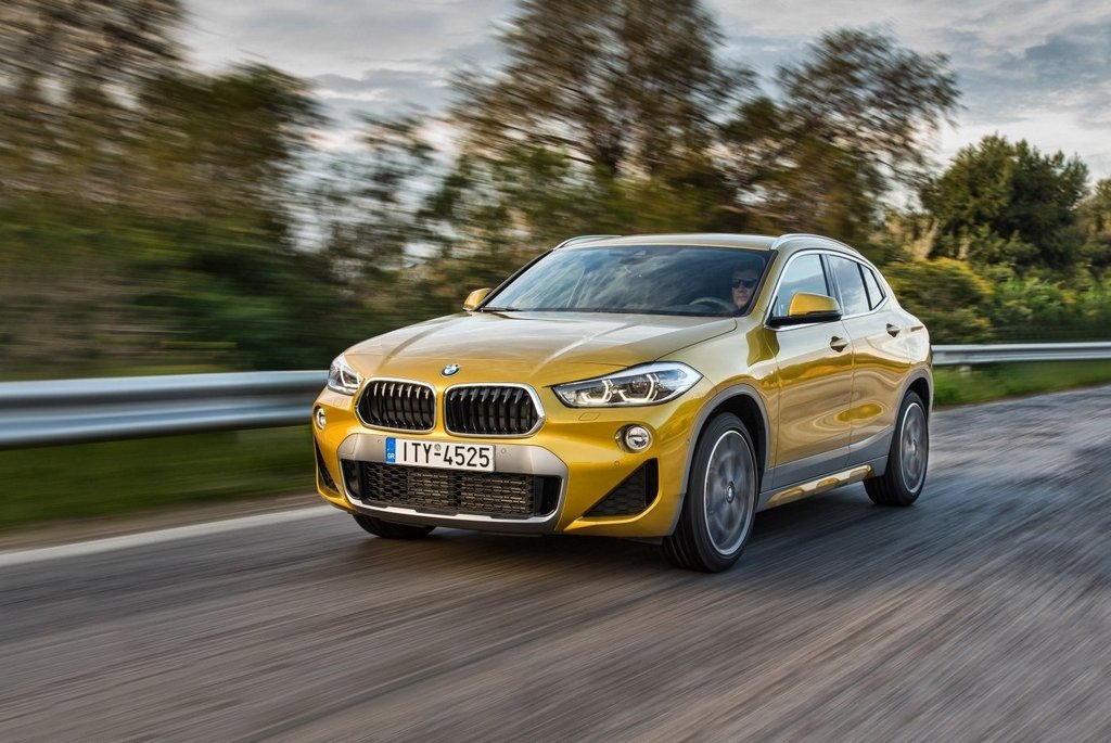 Kupejevski kompaktni križanec BMW X2