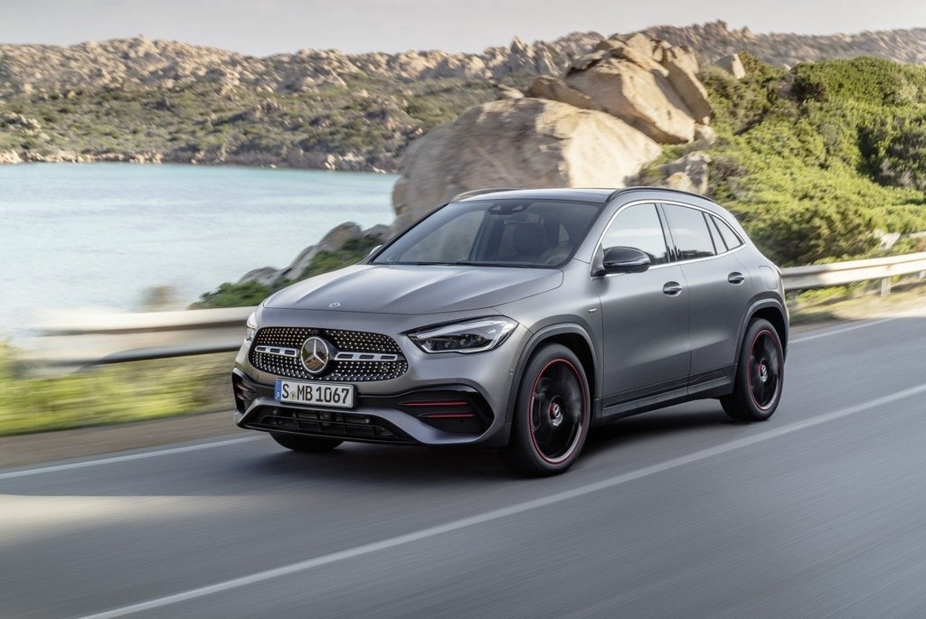 Pregled premium kompaktnega križanca Mercedes-Benz GLA-Class