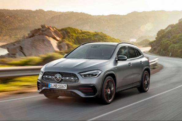 Pregled premium kompaktnega križanca Mercedes-Benz GLA-Class