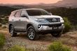 Pregled terenskega vozila Toyota Fortuner s šasijo na okvirju fotografija 8