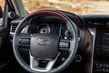 Pregled terenskega vozila Toyota Fortuner s šasijo na okvirju fotografija 12