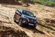 Pregled terenskega vozila Toyota Fortuner s šasijo na okvirju fotografija 9