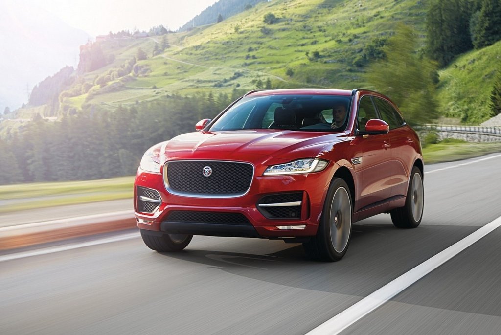 Srednje velik premijski križanec Jaguar F-Pace