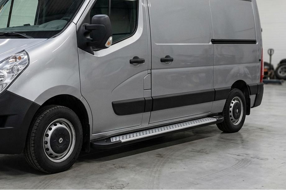 Nissan NV400 2010–2024 Stranske stopnice tip X5 (2 kosa, aluminij) Image