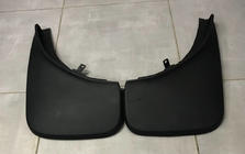 Range Rover III L322 2002–2012 Zadnje blatne zavesice ORIGINAL (2 kos) fotografija 3