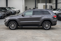 Jeep Grand Cherokee WK2 2010–2021 Stranske stopnice Bosphorus Grey (2 kos., aluminij) fotografija 1