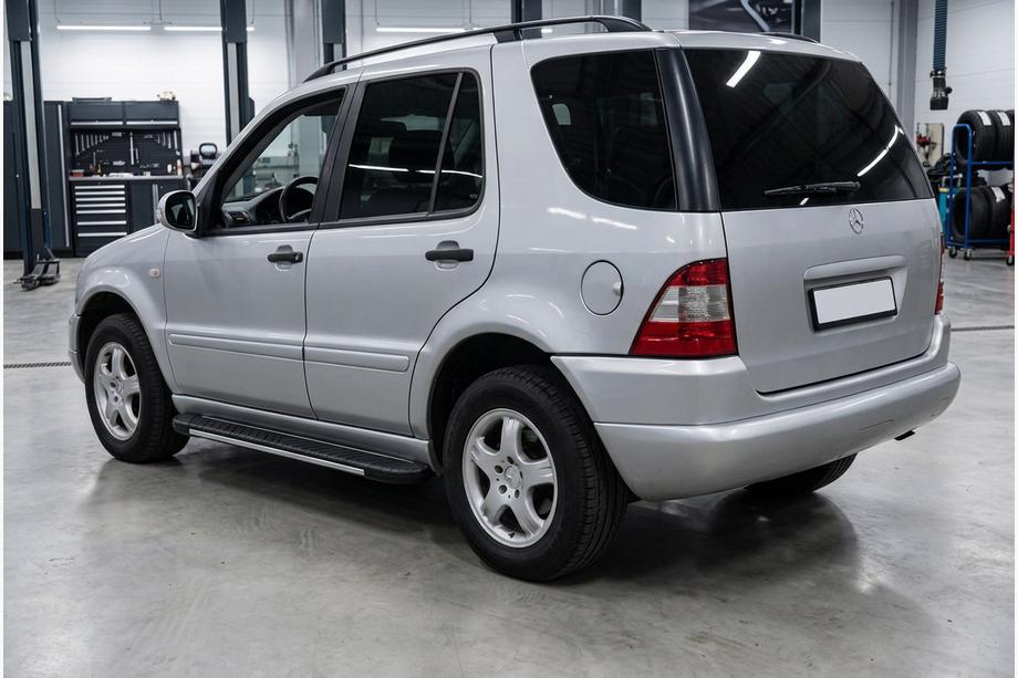 Mercedes ML W163 1997–2005 Stranske stopnice Bosphorus Grey (2 kos., aluminij) Image