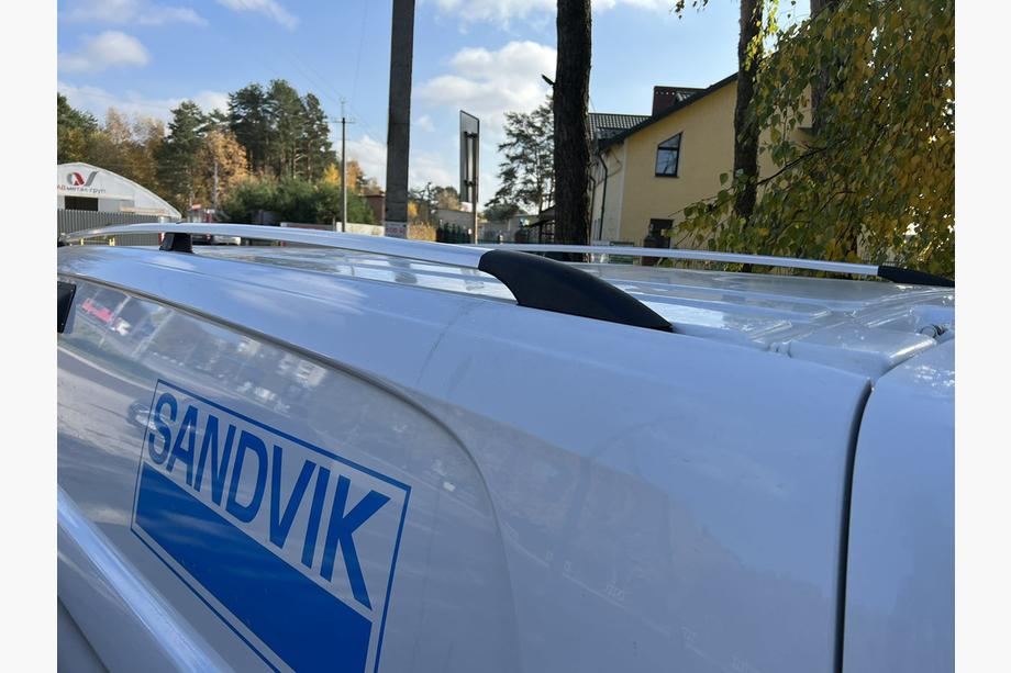 Mercedes Vito/V-razred W447 2014– Kromirane strešne vzdolžne letve DDU (plastične noge) Kratka medosna razdalja (SHORT) Fotografija 5