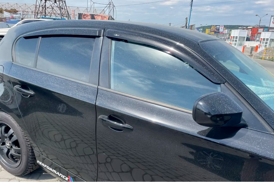 BMW serija 1 E81/E82/E87/E88 2004–2011 Deflektorji oken (4 kosi, HIC) Image