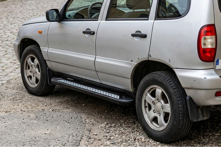 Chevrolet Niva 1998–2020 Stranske stopnice New Vision Black (2 kosa, aluminij) Image