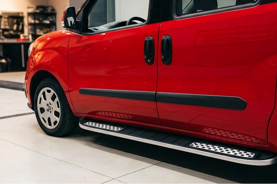 Fiat Doblo II 2010–2022 Bočne stopnice Tayga V2 (2 kosa, aluminij) Image