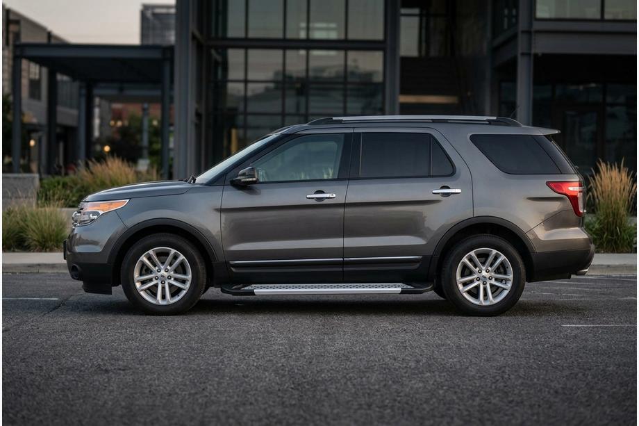 Ford Explorer 2011–2019 Bočne stopnice New Vision Grey (2 kos, aluminij) Image