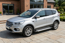 Ford Kuga/Escape 2013–2019 Stranske stopnice Vision New Grey (2 kos, aluminij) S črnimi letvami na vratih fotografija 1