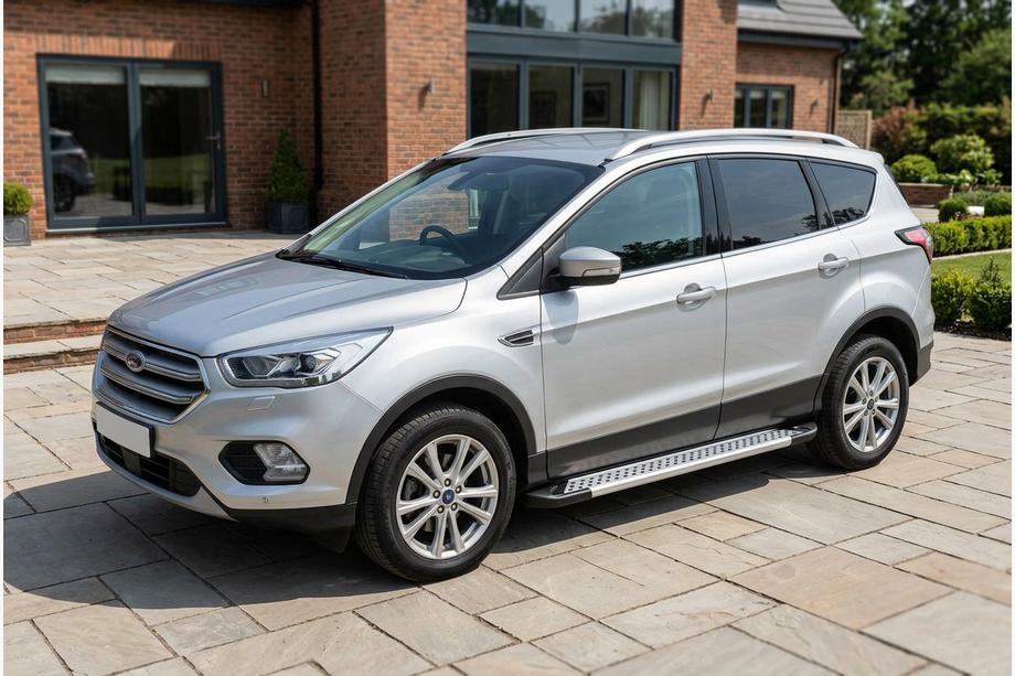 Ford Kuga/Escape 2013–2019 Stranske stopnice Vision New Grey (2 kos, aluminij) S črnimi letvami na vratih Image