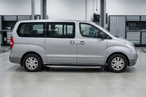 Hyundai H300, H1, Starex 2008–2020 BlackLine bočne stopnice (2 kos, aluminij) fotografija 2