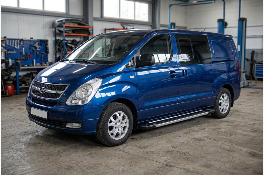 Hyundai H300, H1, Starex 2008–2020 Stranske stopnice RedLine V1 (2 kosa, aluminij) Image
