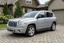 Jeep Compass 2006–2016 Stranski pragovi Tayga Black (2 kosa, aluminij) fotografija 1