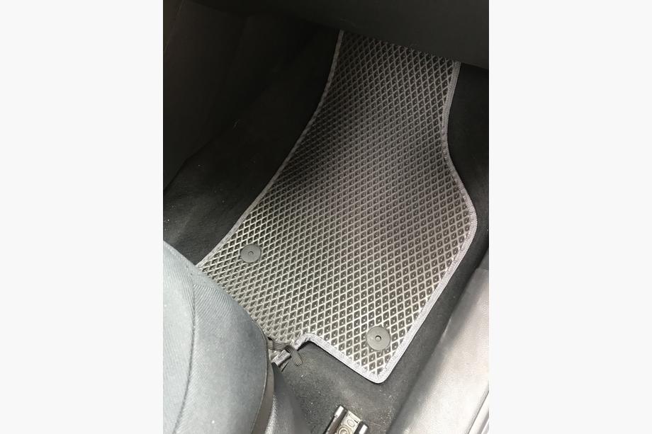 Volkswagen Sharan 2010–2023 Poliuretanske preproge (2. vrsta, EVA, črne) Fotografija 3