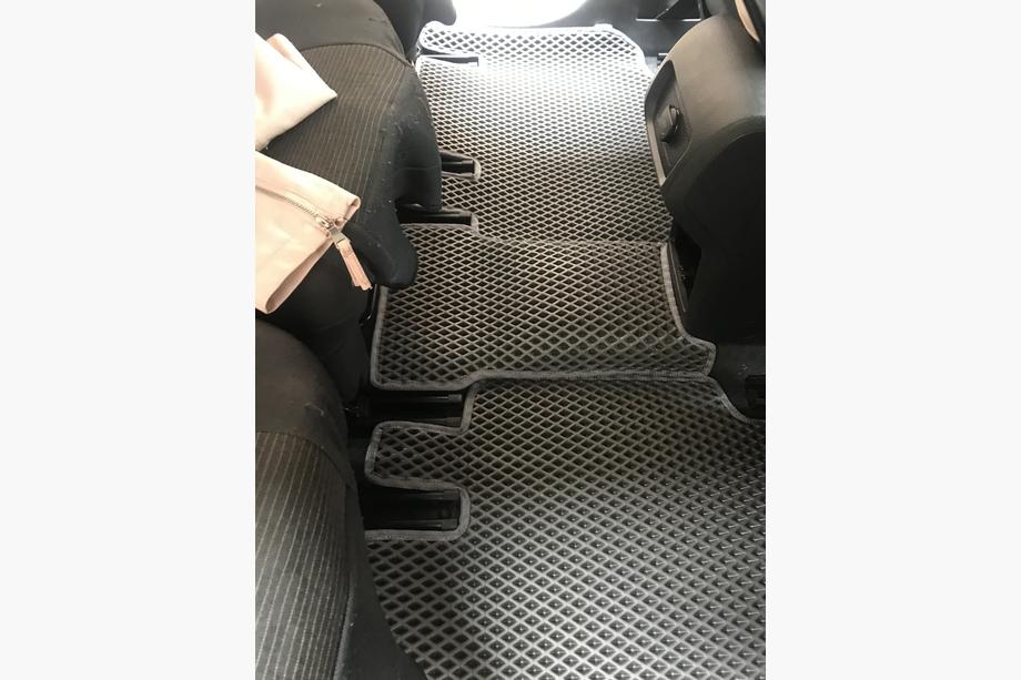 Volkswagen Sharan 2010–2023 Poliuretanske preproge (2. vrsta, EVA, črne) Fotografija 4