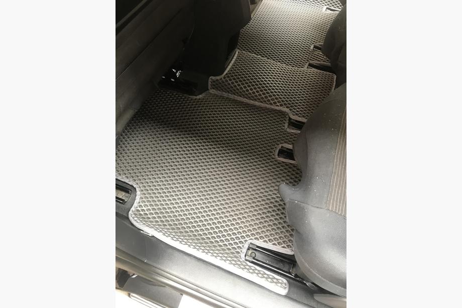Volkswagen Sharan 2010–2023 Poliuretanske preproge (2. vrsta, EVA, črne) Fotografija 5