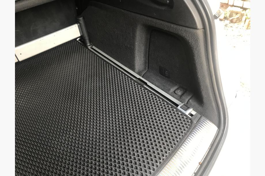 Audi Q7 2005–2015 Prtljažna preproga (EVA, črna) (5 sedežev) Fotografija 4