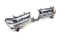 Toyota Land Cruiser 200 2007–2021 Sprednji žarometi 2016+ (ORIGINAL) fotografija 3