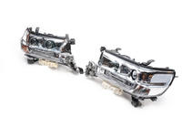Toyota Land Cruiser 200 2007–2021 Sprednji žarometi 2016+ (ORIGINAL) fotografija 4
