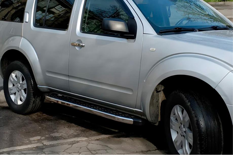 Nissan Pathfinder R51 2005–2014 BlackLine bočne stopnice (2 kos, aluminij) Image