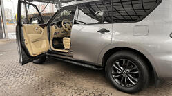Nissan Patrol Y62 2010–2024 Bočne stopnice New Vision Grey (2 kos, aluminij) fotografija 4