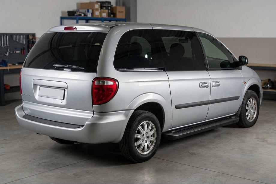 Chrysler Voyager 2001–2007 Bočne stopnice Allmond Black (2 kos, aluminij) Image