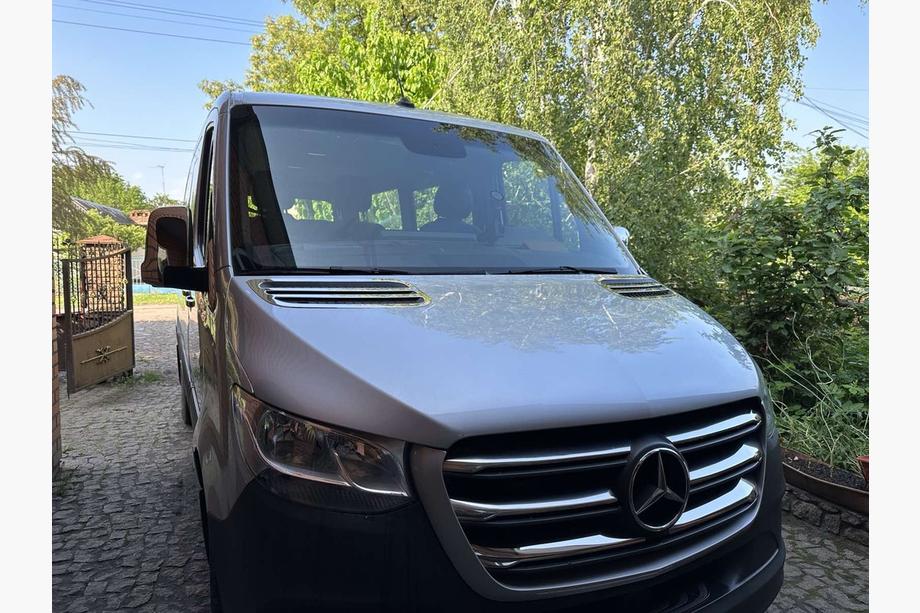 Mercedes Sprinter W907/W910 2018– Okrasne letve za masko (širok model, 6 kosov) Fotografija 2