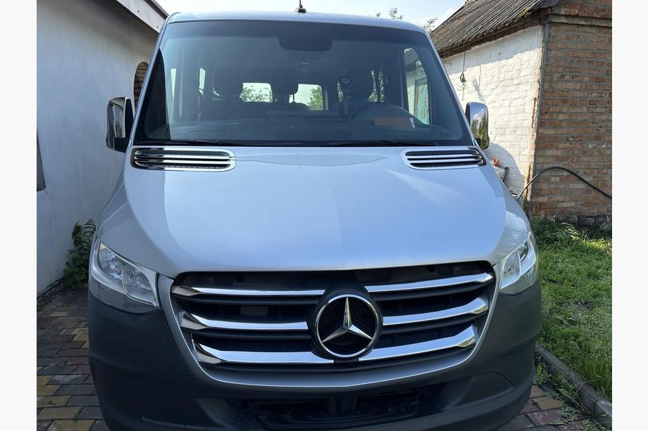 Mercedes Sprinter W907/W910 2018– Okrasne letve za masko (širok model, 6 kosov) Fotografija 1
