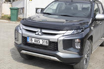 Mitsubishi L200 2015–2024 Deflektor pokrova motorja (2019+, EuroCap) fotografija 12