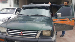 Mitsubishi L200 1996–2006 Vizir na vetrobransko steklo (črn sijaj, 5 mm) fotografija 4