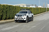 Nissan Navara/NP300 2016– Deflektor pokrova motorja (EuroCap) fotografija 4