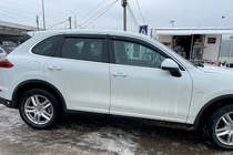 Porsche Cayenne 2010–2017 Vetrni deflektorji oken s kromiranim trakom (4 kosi, HIC) fotografija 6