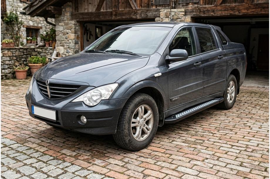 SsangYong Action 2005–2018 Stranske stopnice New Vision Black (2 kosa, aluminij) Image