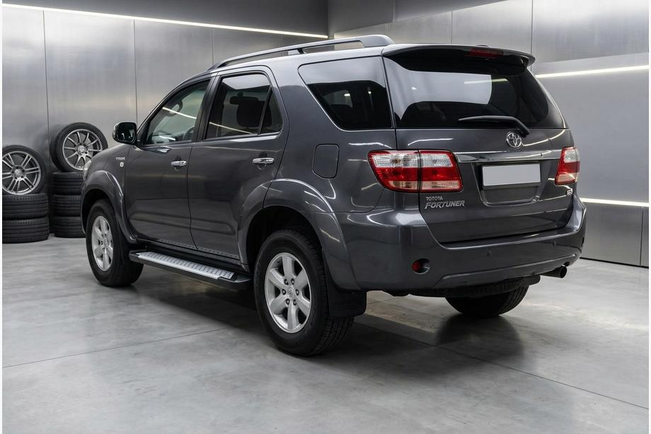 Toyota Fortuner 2006–2015 Stranske stopnice Allmond Grey (2 kos, aluminij) Image