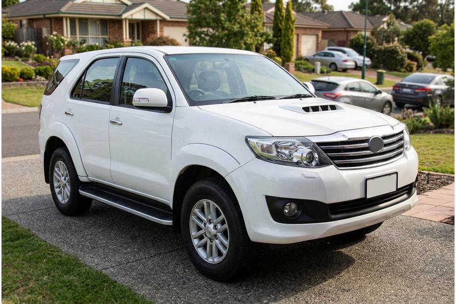 Toyota Fortuner 2006–2015 Bočne stopnice Tayga Grey (2 kos, aluminij) Image
