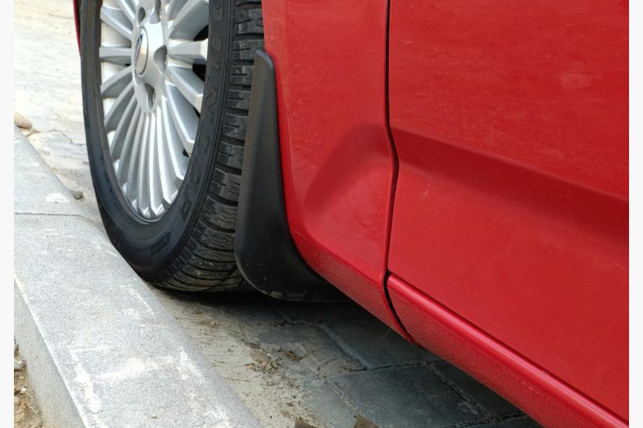 Ford Mondeo 2008–2014 Blatne zavesice Premium (4 kos) Image