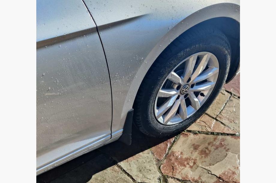 Volkswagen Passat B8 2015–2023 Blatne zavesice Premium 2019-2023 SD/SW (EU, 4 kos) Fotografija 2