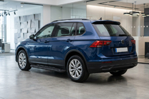 Volkswagen Tiguan 2016–2023 Stranske stopnice RedLine Black (2 kosa, aluminij) fotografija 1
