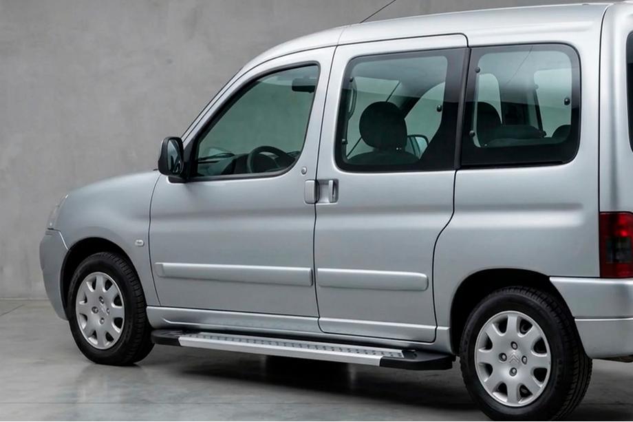 Peugeot Partner 1996–2008 Bočne stopnice New Vision Grey (2 kos, aluminij) Image