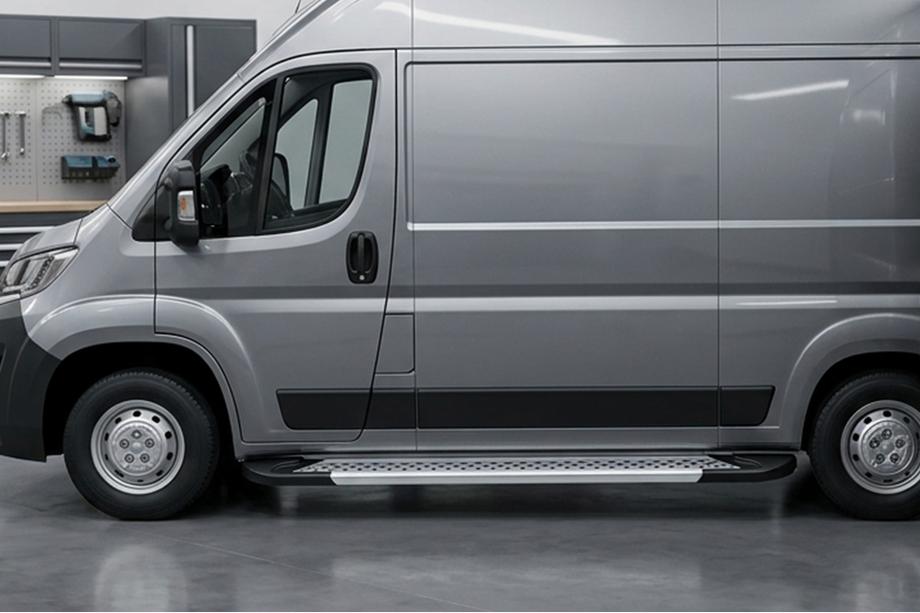 Peugeot Boxer 2006–2025 Bočne stopnice New Vision Grey (2 kos, aluminij) Kratka medosna razdalja Image