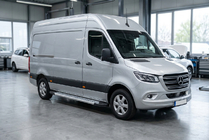 Mercedes Sprinter W907/W910 2018– Bočne stopnice New Vision Grey (2 kos, aluminij) fotografija 1