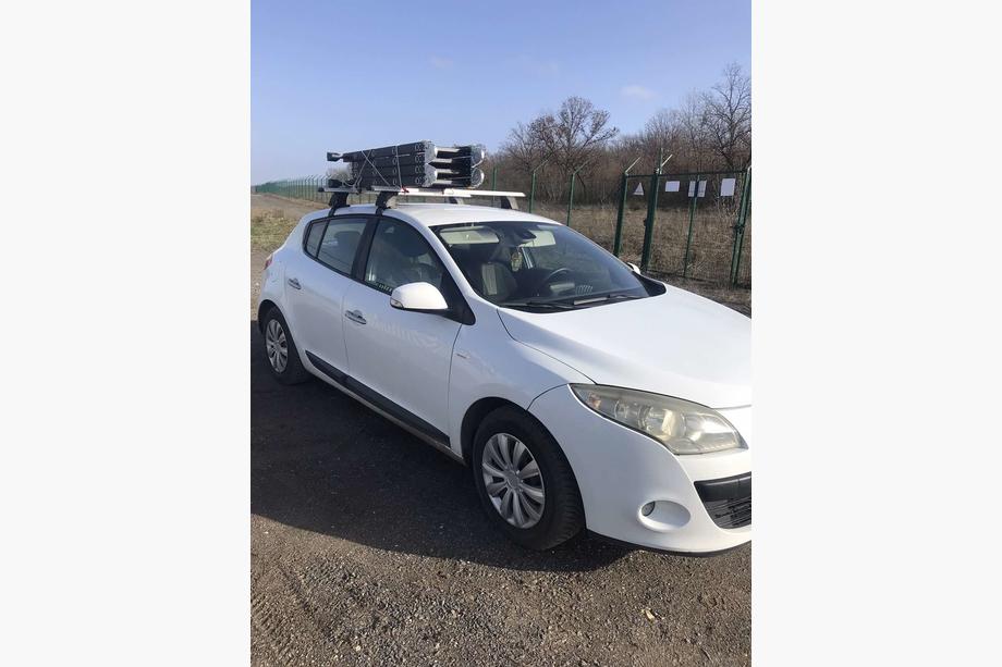 Renault Megane III 2009–2016 Prečke za gladko streho (2 kos, Asaf V4) Fotografija 1