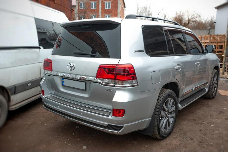 Toyota Land Cruiser 200 2007–2021 Zadnje luči 2016-2021 (OEM standard) Zadnja desna zunanja luč (na blatniku) Fotografija 7