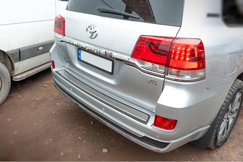 Toyota Land Cruiser 200 2007–2021 Zadnje luči 2016-2021 (OEM standard) Zadnja desna zunanja luč (na blatniku) Fotografija 5