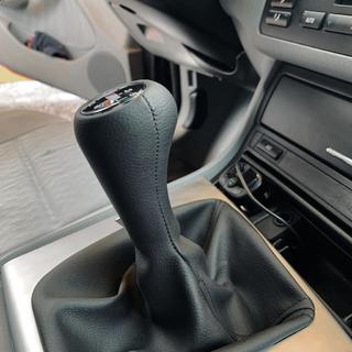 Manšeta prestavne ročice + prestavna ročica OEM (umetno usnje) BMW serija 3 E46 1998–2006 fotografija 3